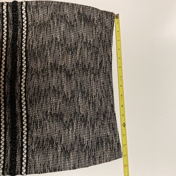 H&M Skirt Tweed Miniskirt Fringe Size 10 - Picture 8 of 12